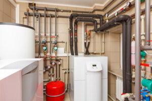 What is the average life expectancy of a heat pump